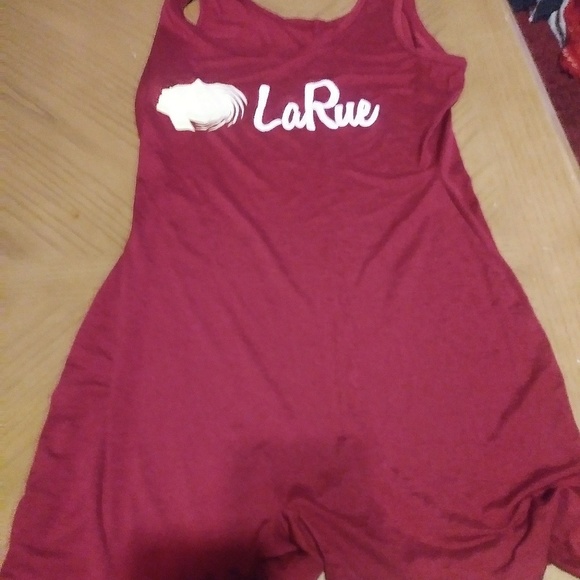 Clothes - Picture 4 of 8